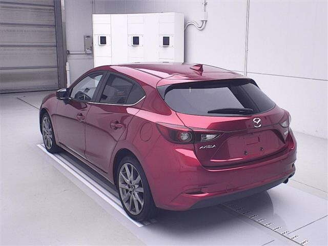 MAZDA AXELA 2017