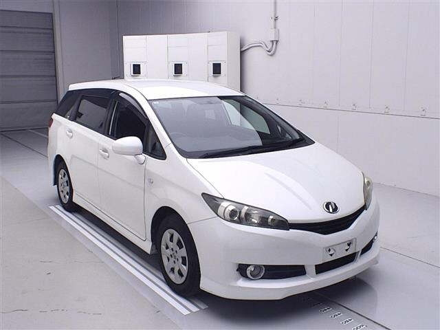 TOYOTA WISH 2011
