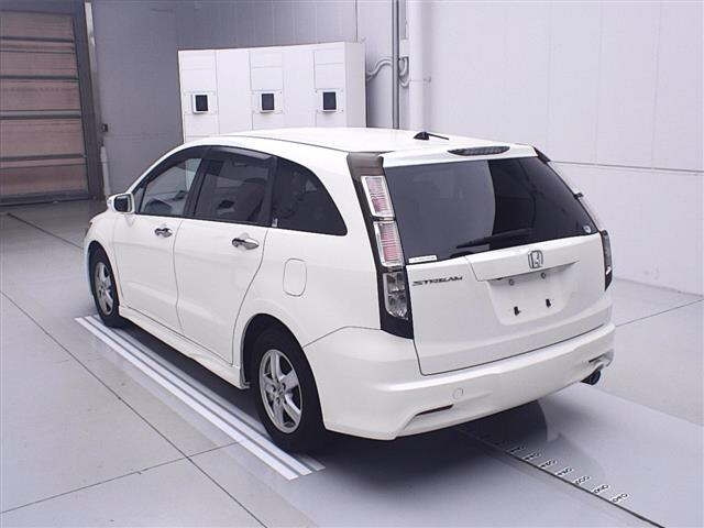 HONDA STREAM 2010