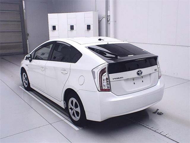 TOYOTA PRIUS 2015