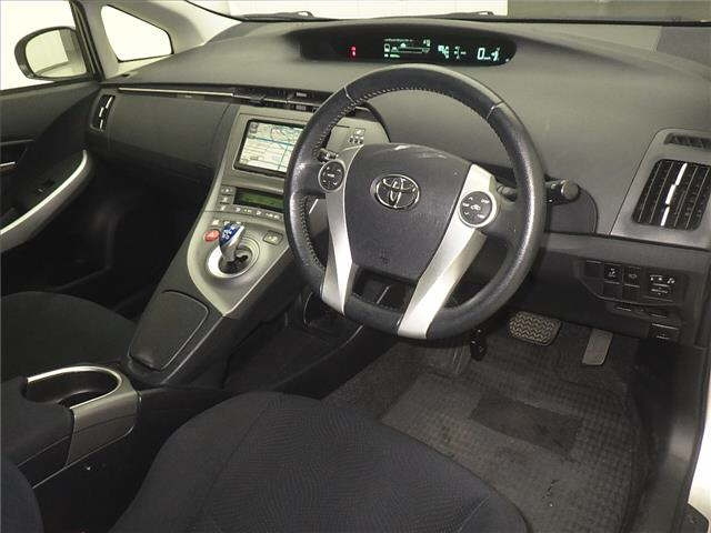 TOYOTA PRIUS 2013