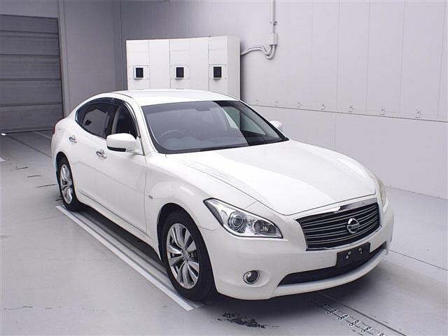 NISSAN FUGA 2013