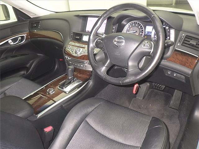 NISSAN FUGA 2013