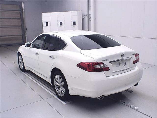 NISSAN FUGA 2013