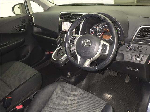 TOYOTA RACTIS 2015