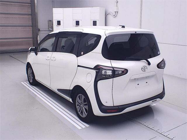TOYOTA SIENTA 2017