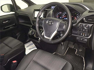 TOYOTA VOXY 2020