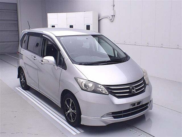 HONDA FREED 2010
