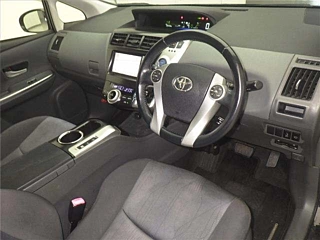 TOYOTA PRIUS ALPHA 2012