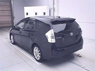 TOYOTA PRIUS ALPHA 2012
