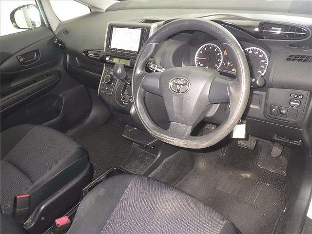 TOYOTA WISH 2013