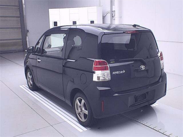TOYOTA SPADE 2015