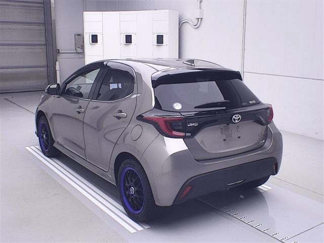 TOYOTA YARIS 2024