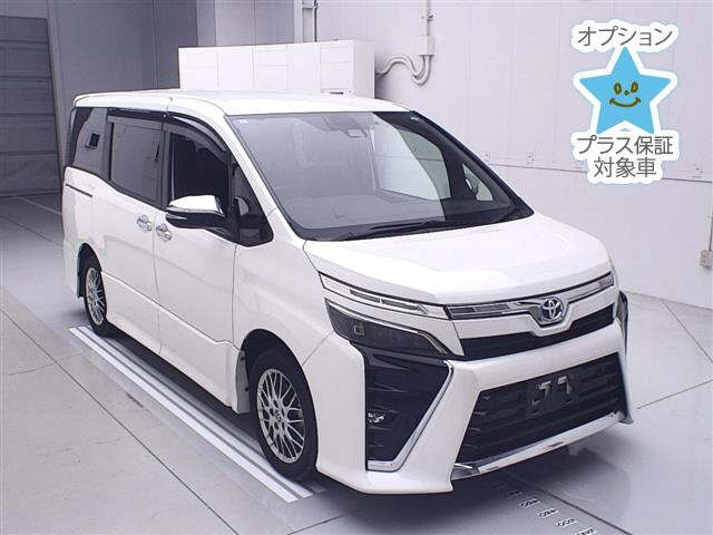 TOYOTA VOXY 2021