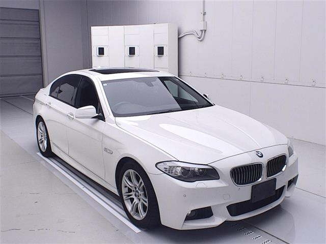 BMW 5 SERIES 2013