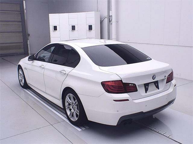 BMW 5 SERIES 2013