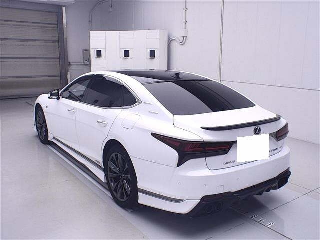 LEXUS LS 2022