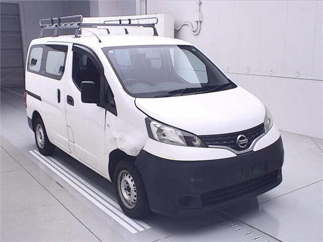 NISSAN NV200 2013