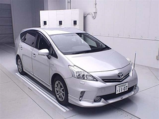 TOYOTA PRIUS ALPHA 2014