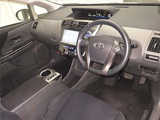 TOYOTA PRIUS ALPHA 2014