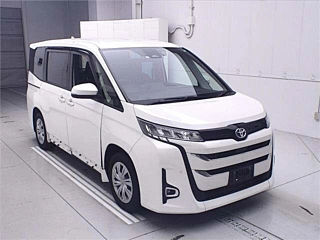 TOYOTA NOAH 2022