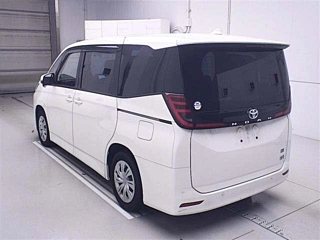 TOYOTA NOAH 2022