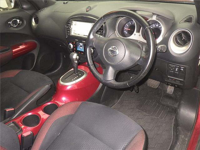 NISSAN JUKE 2011