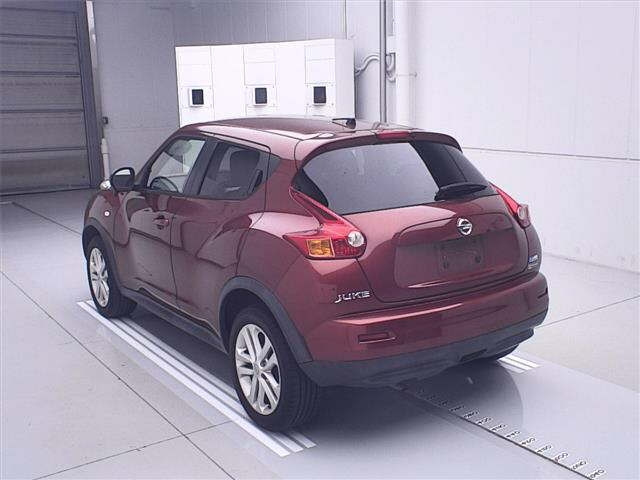 NISSAN JUKE 2011