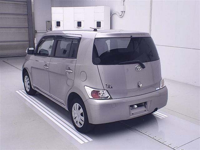 TOYOTA BB 2010