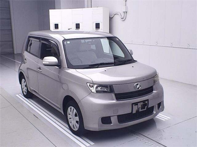 TOYOTA BB 2010