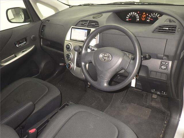 TOYOTA RACTIS 2010