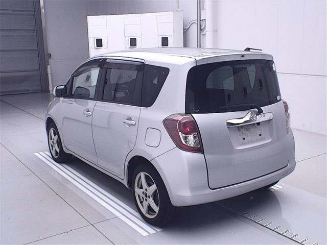 TOYOTA RACTIS 2010