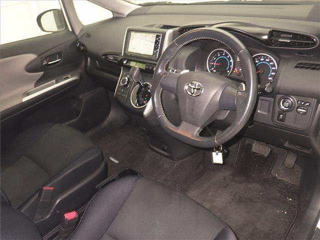 TOYOTA WISH 2009