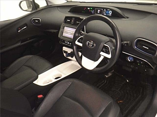 TOYOTA PRIUS 2016