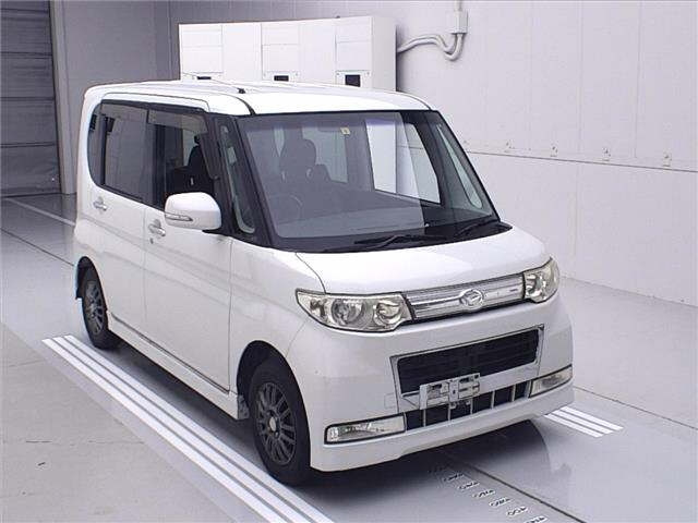 DAIHATSU TANTO 2010