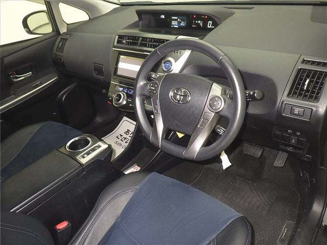 TOYOTA PRIUS ALPHA 2019