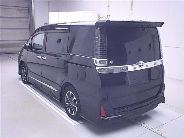 TOYOTA VOXY 2019