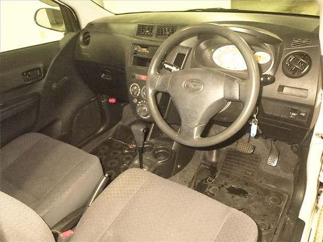 DAIHATSU MIRA 2010