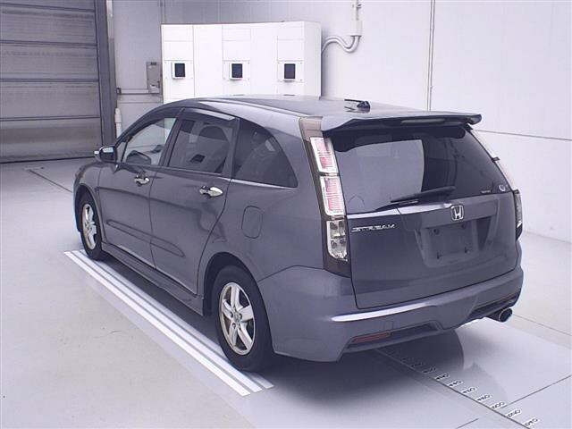 HONDA STREAM 2010