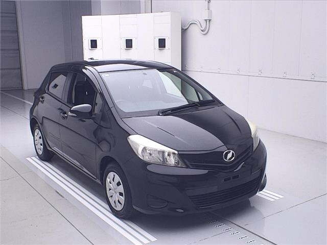 TOYOTA VITZ 2012
