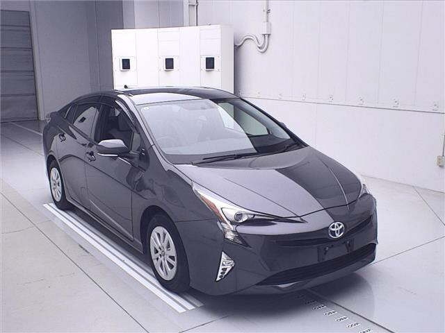 TOYOTA PRIUS 2016