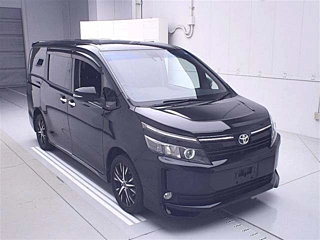 TOYOTA VOXY 2017