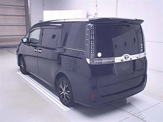 TOYOTA VOXY 2017
