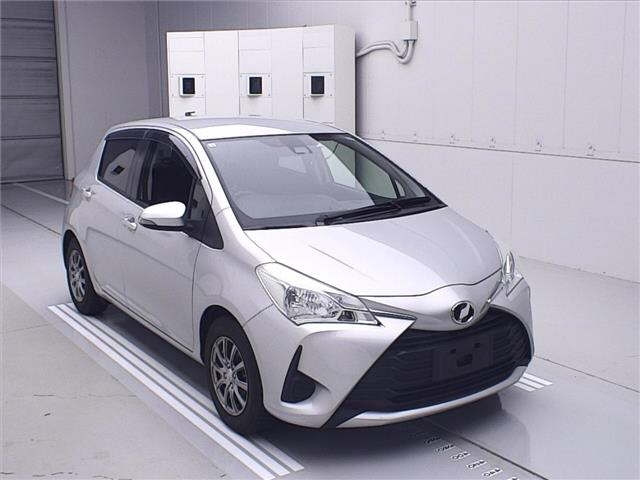 TOYOTA VITZ 2019