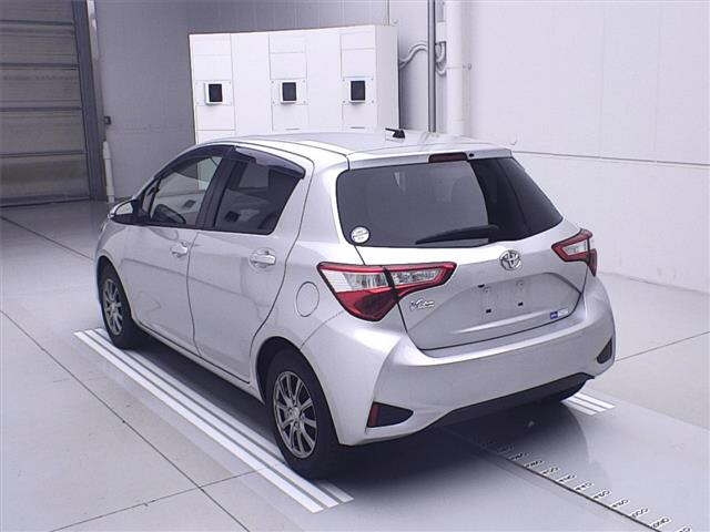 TOYOTA VITZ 2019