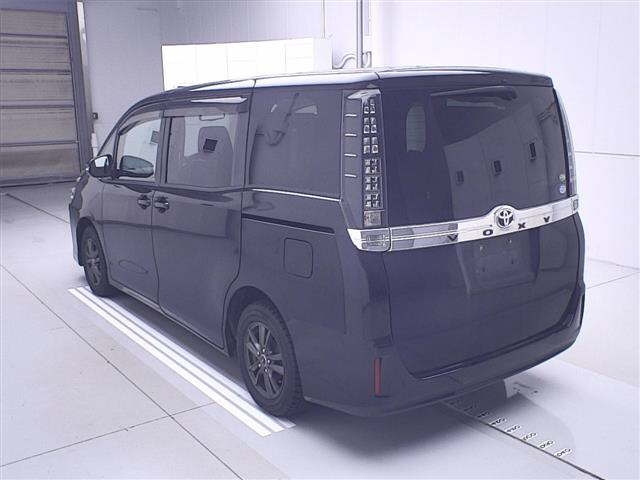 TOYOTA VOXY 2014