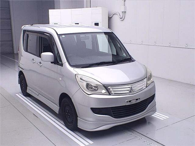 MITSUBISHI DELICA D2 2012