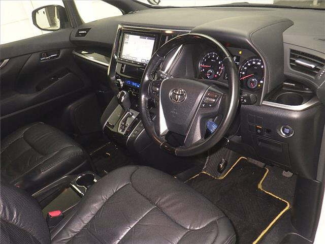 TOYOTA VELLFIRE 2017