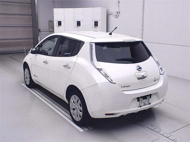 NISSAN LEAF 2015