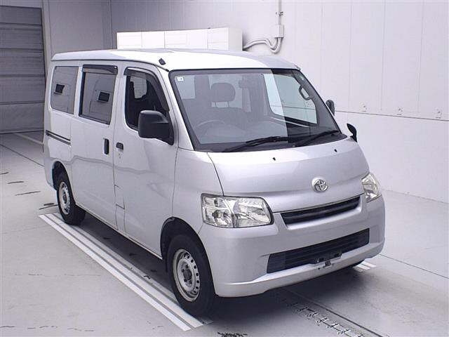 TOYOTA TOWN ACE VAN 2018